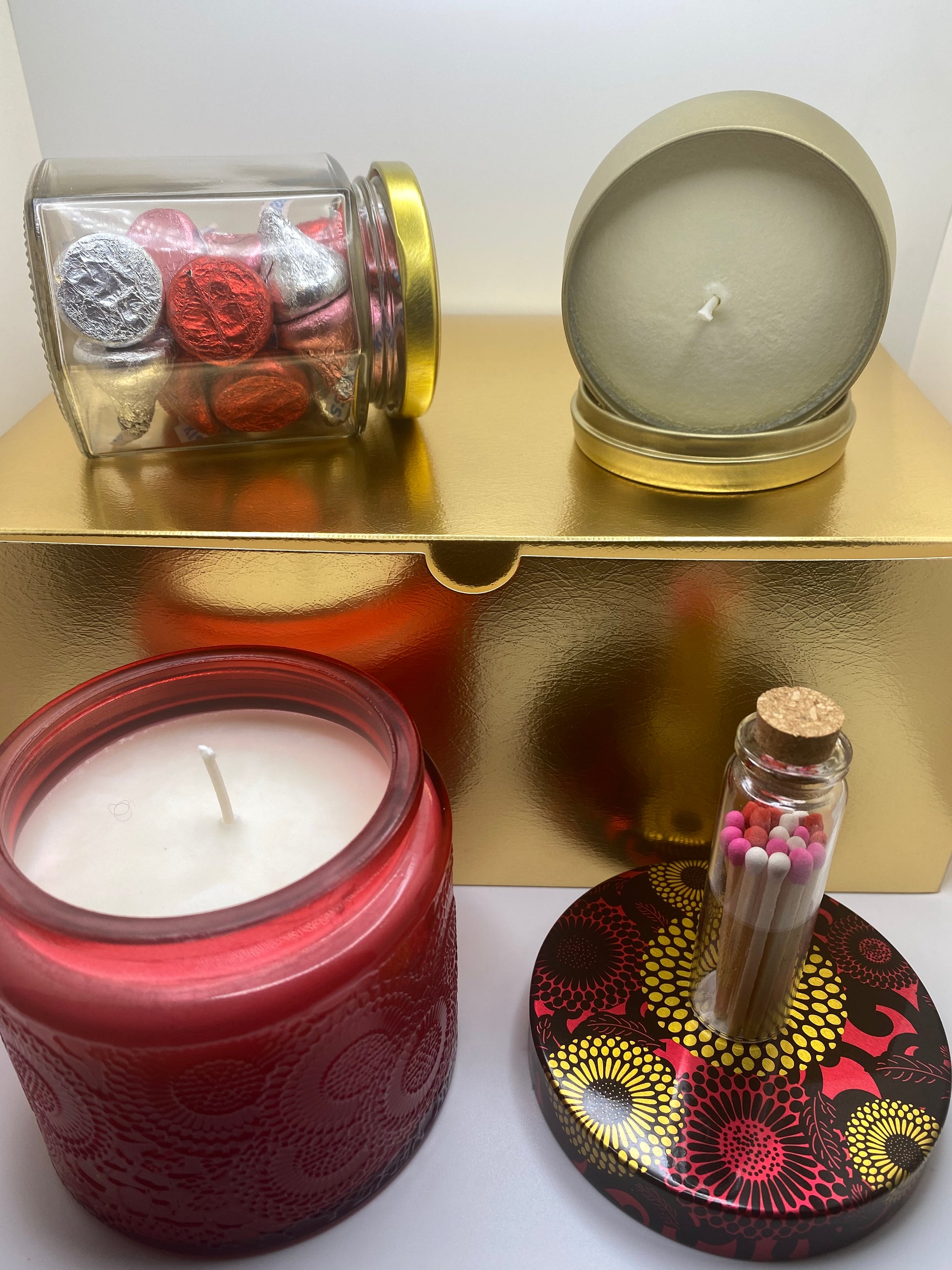 red candle gift set